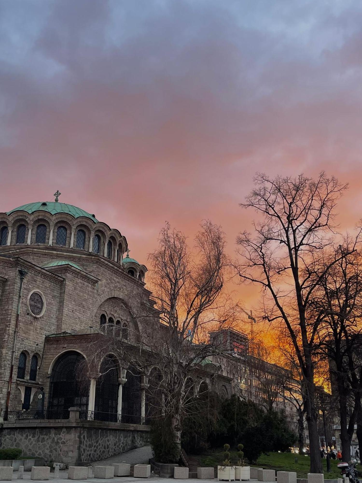 София Хотел Балкан, хотел от луксозната колекция Екстериор снимка The dome of the church