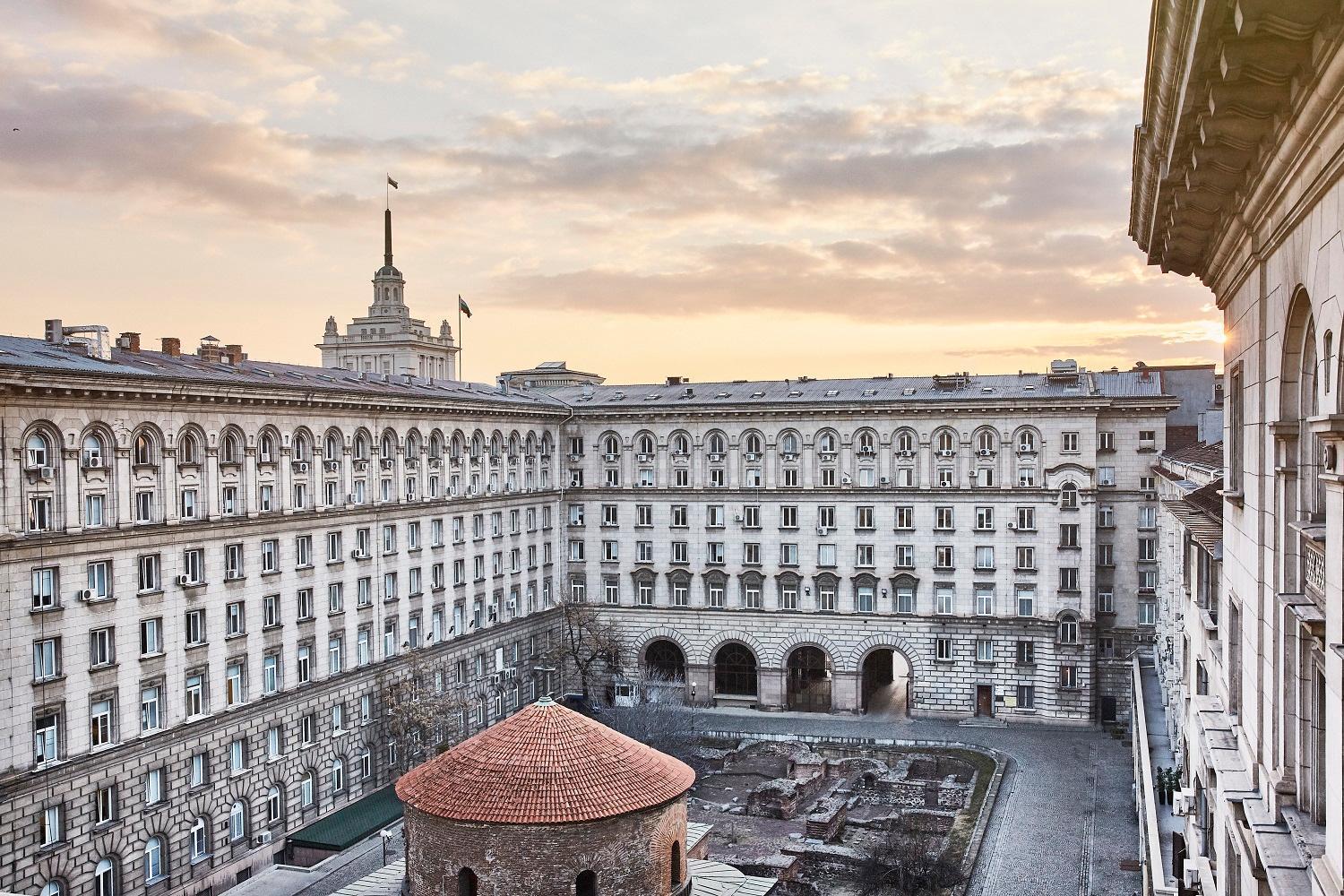 София Хотел Балкан, хотел от луксозната колекция Екстериор снимка The headquarters of the Bulgarian National Bank in Sofia