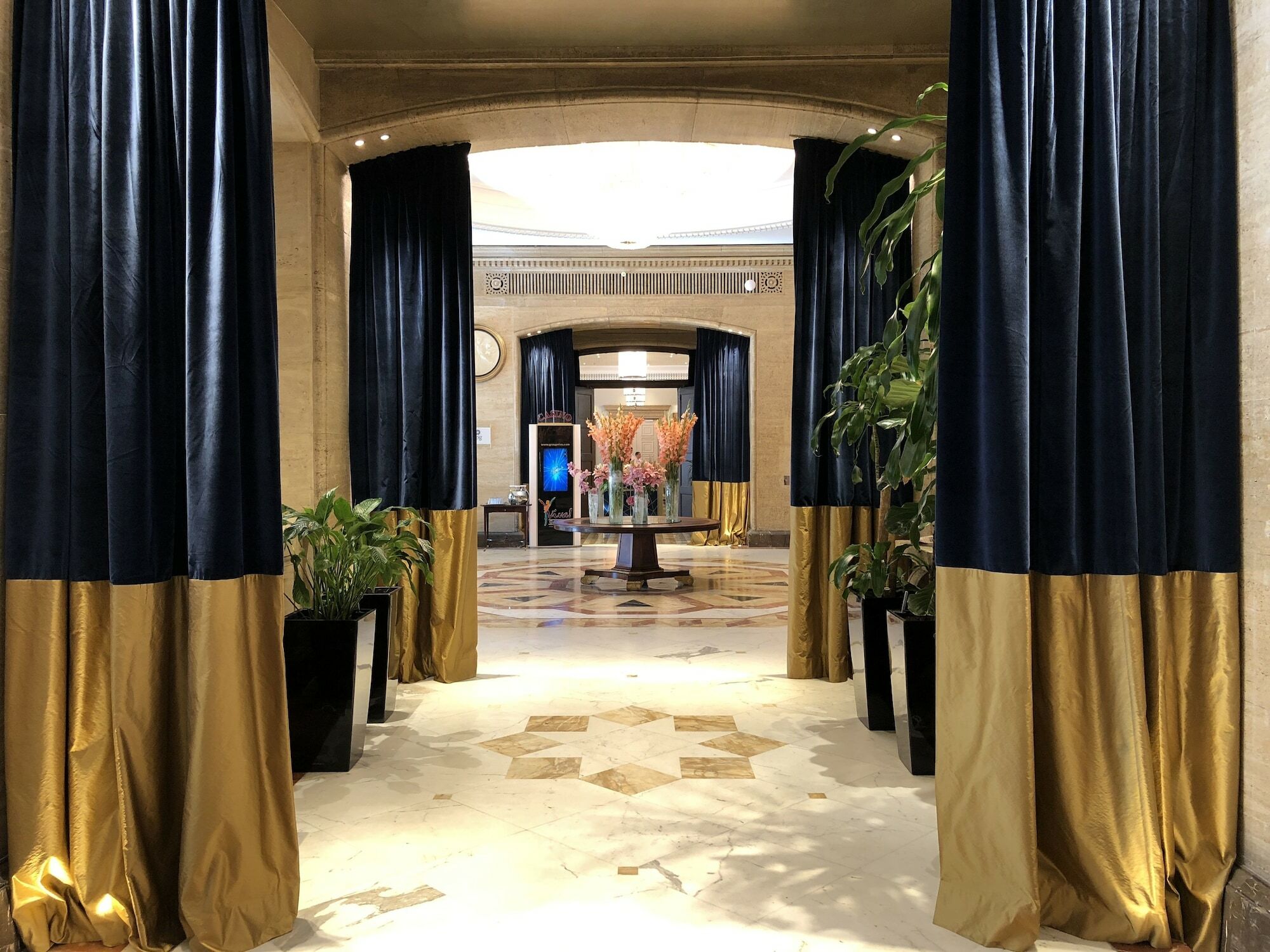 София Хотел Балкан, хотел от луксозната колекция Екстериор снимка The lobby of the hotel